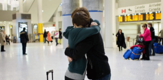 El Aeropuerto de Dunedin implementará un límite para los abrazos