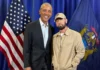 Eminem se posiciona a favor de Kamala Harris y presenta a Obama en mitin de Wisconsin