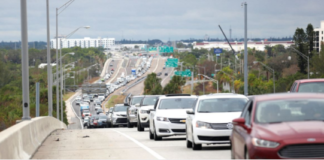 Miles de personas se encuentran evacuando el oeste de Florida