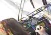 Pasajero tomó el control de un autobús