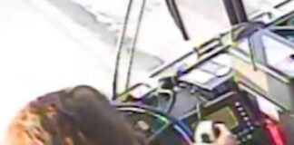 Pasajero tomó el control de un autobús