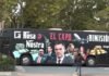 Nuevo autobús que muestra a Sánchez como el capo mafioso