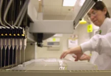 Científicos británicos desarrollan la primera vacuna contra el cáncer de ovario