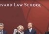 Provocan risas en Harvard los requisitos para ser Ministro de la Suprema Corte