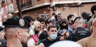 Abren investigación por altercados con los reyes y Sánchez en zona afectada por la DANA