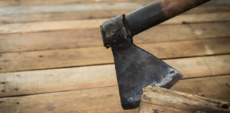 Pelea a hachazos en un tren en Francia