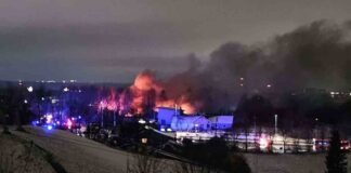 Un avión de carga se estrella contra un edificio residencial en Lituania