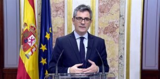 España | Aprueban ley que obligará a usuarios de redes sociales a rectificar si publican noticias falsas