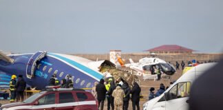 Hallan las cajas negras del avión azerbaiyano siniestrado en Kazajistán