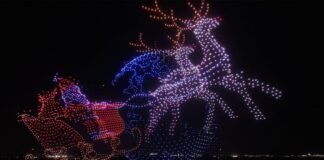 Mansfield brilla con el mayor show aéreo de drones navideños del mundo