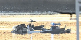 Recuperan 30 cuerpos tras el accidente del avión de Washington y las autoridades creen que no hay supervivientes