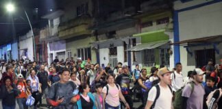 Caravana migrante busca llegar a EE.UU. antes que Trump asuma la presidencia