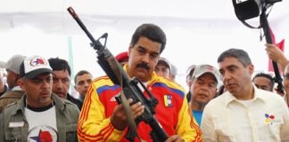 Maduro repartió fusiles rusos a civiles tres días antes de la toma de posesión