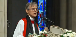 Obispa Anglicana pide a Trump ‘piedad’ por migrantes y “niños gays, lesbianas y transexuales”