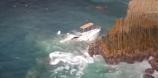 Clavadistas de Acapulco evitan tragedia; rescataron a personas antes que se hundiera embarcación