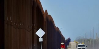 Agentes fronterizos en El Paso, Texas, cerraron puertos de entrada para finiquitar el cruce de inmigrantes ilegales