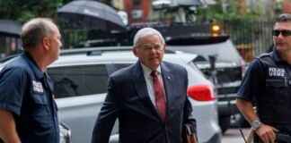 Condenado a 11 años de prisión el exsenador demócrata Bob Menendez por aceptar sobornos