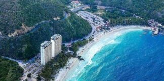 Reportan contaminación por aguas negras en la Bahía de Cata