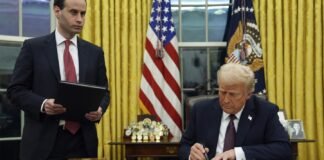 Trump habría ordenado a agencias gubernamentales cancelar suscripciones a medios de comunicación