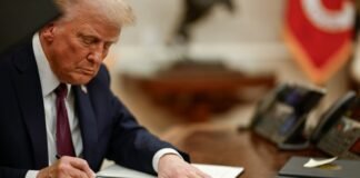 Trump ordenó cancelar la licencia que permite a empresas petroleras operar en Venezuela