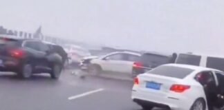 Más de 100 vehículos chocan en un puente congelado en China