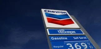 Trump autorizó la renovación de la licencia que le permite a Chevron seguir operando en Venezuela