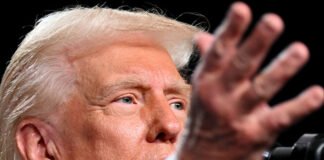 Trump: «Solo hay dos géneros: masculino y femenino…»