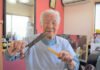 Reconocen a japonesa de 108 años como peluquera en activo más mayor del mundo