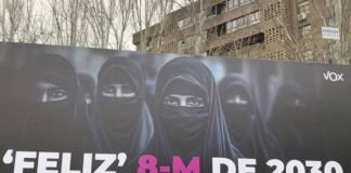 Vox lanza campaña del Día de la Mujer con mujeres con niqab