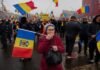 Decenas de miles de manifestantes protestan antes de repetición de elecciones en Rumania