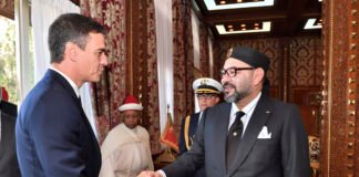 Sánchez impone la enseñanza obligatoria de árabe y cultura marroquí en las escuelas españolas