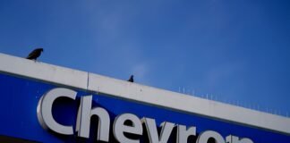 Chevron obligada a devolver cerca de un millón de barriles de crudo venezolano a PDVSA
