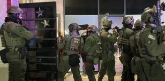 Detienen a más de 100 migrantes durante un operativo en club nocturno de Colorado