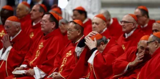 Vaticano refuerza seguridad en Capilla Sixtina y aloja a cardenales para cónclave