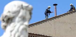 Se instaló la chimenea en la Capilla Sixtina para el cónclave