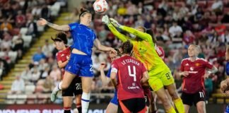 La federación inglesa prohíbe a transgénero jugar en el fútbol femenino