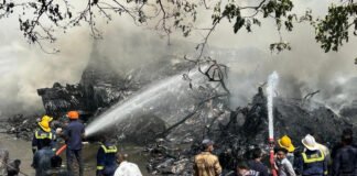 Avión con destino a Londres se estrella en India con 242 personas a bordo