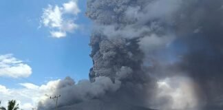 Volcán Lewotobi Laki-Laki en Indonesia entró nuevamente en erupción sin dejar víctimas ni daños materiales