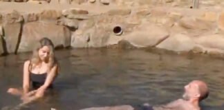 ¡Insólito! Alcalde se baña en aguas termales con cartel de «prohibido» y enciende la polémica