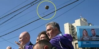 Agreden la caravana de Milei en Argentina