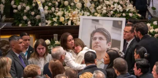 Colombia da último adiós a Miguel Uribe Turbay en capilla ardiente en el Congreso