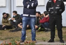 Polacos se organizan y patrullan contra solicitantes de asilo falsos en límite con Alemania