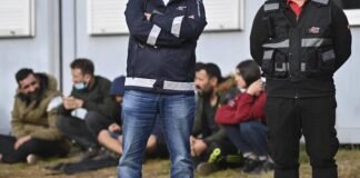 Polacos se organizan y patrullan contra solicitantes de asilo falsos en límite con Alemania