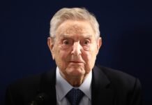 George Soros dona 250.000 dólares a organización británica que busca censurar a medios e influencers conservadores