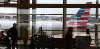 EEUU pide a los viajeros abandonar la moda del “pijama en el aeropuerto” y recuperar la vestimenta respetuosa al volar