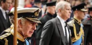 Carlos III formaliza la retirada del título de príncipe a su hermano Andrés