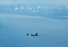 EEUU revela foto de bombardero B-52 volando cerca de la Península de Paraguaná