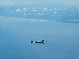 EEUU revela foto de bombardero B-52 volando cerca de la Península de Paraguaná
