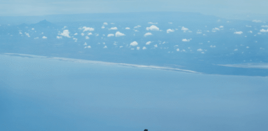 EEUU revela foto de bombardero B-52 volando cerca de la Península de Paraguaná