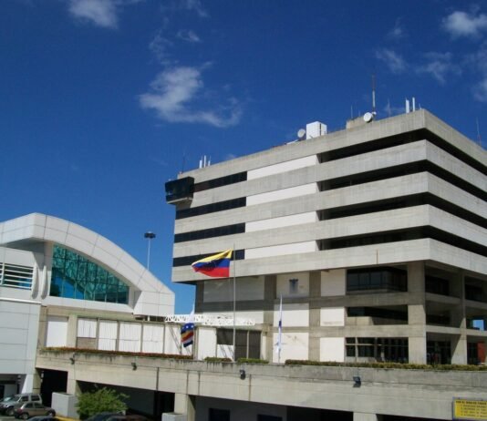 España activa protocolos diplomáticos de urgencia ante la creciente alarma internacional por Venezuela